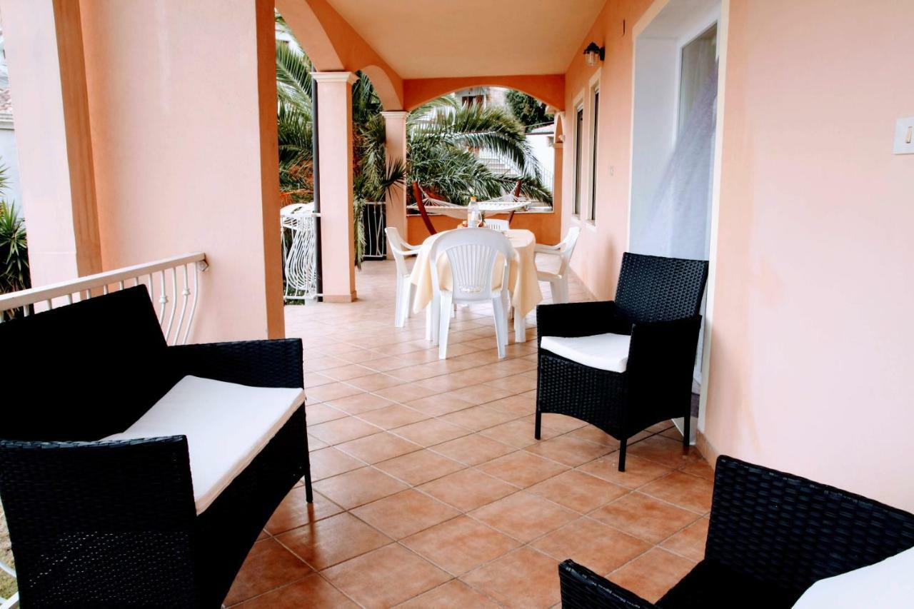 Grande Casa Al Mare Le Verande Санта-Мария-Наварезе Экстерьер фото